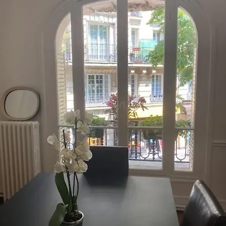 De Charme Sur Place Arboree 100m2 * Paris